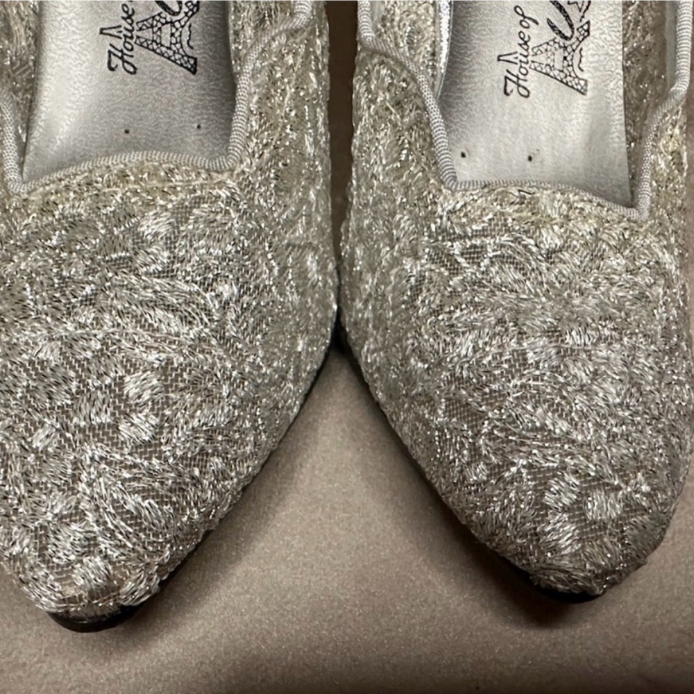 Handcrafted Lace Pumps / Heels by House of Pierre - Picture 6 of 9